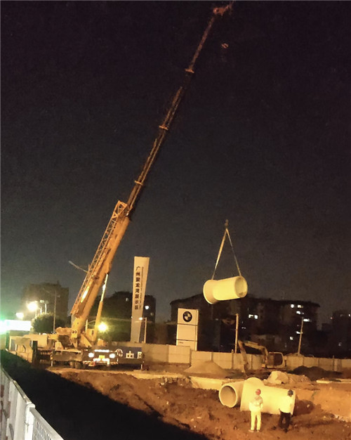 北海市“弯臂矫正”—— 吊车的 “形变补偿” 技术